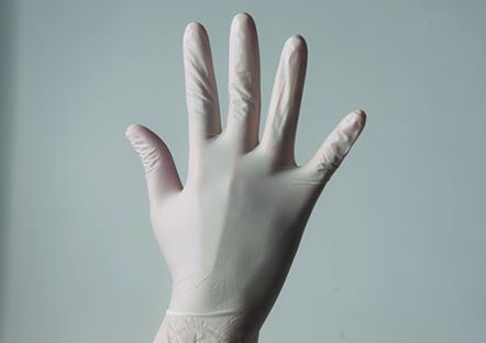 Медицинские нестерильные перчатки